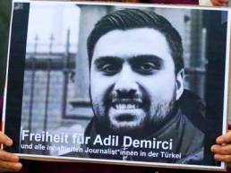 Plakat Freiheit für Adil Demirci